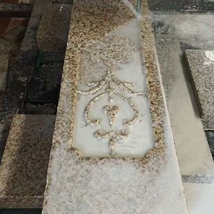 肇庆 黄金麻花岗岩异形加工雕刻栏杆大柱