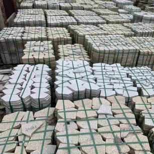 肇庆 黄金麻白麻花岗岩荔枝面地铺石(冰裂纹)