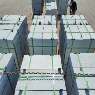 肇庆 芝麻白花岗岩5公分地铺石 花岗岩厂家工厂装车日常