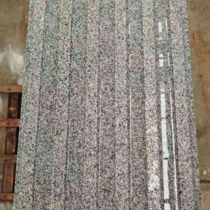 肇庆 芝麻白花岗岩荔枝面雕刻盲道，盲条