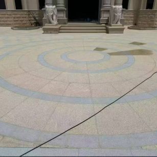 肇庆 黄金麻芝麻灰花岗岩石材地铺拼接效果