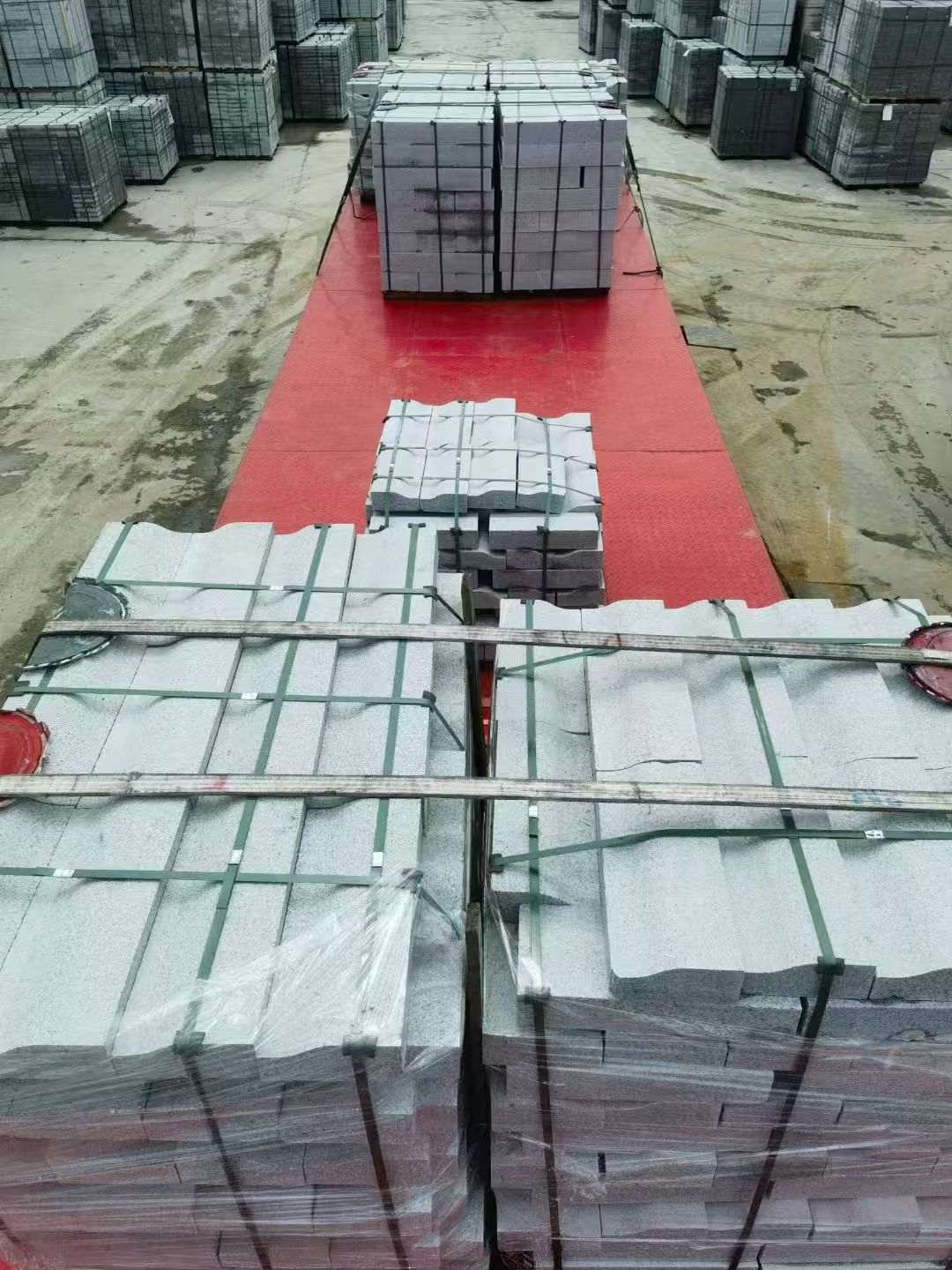 肇庆 芝麻白仿形加直形路沿石出货日常