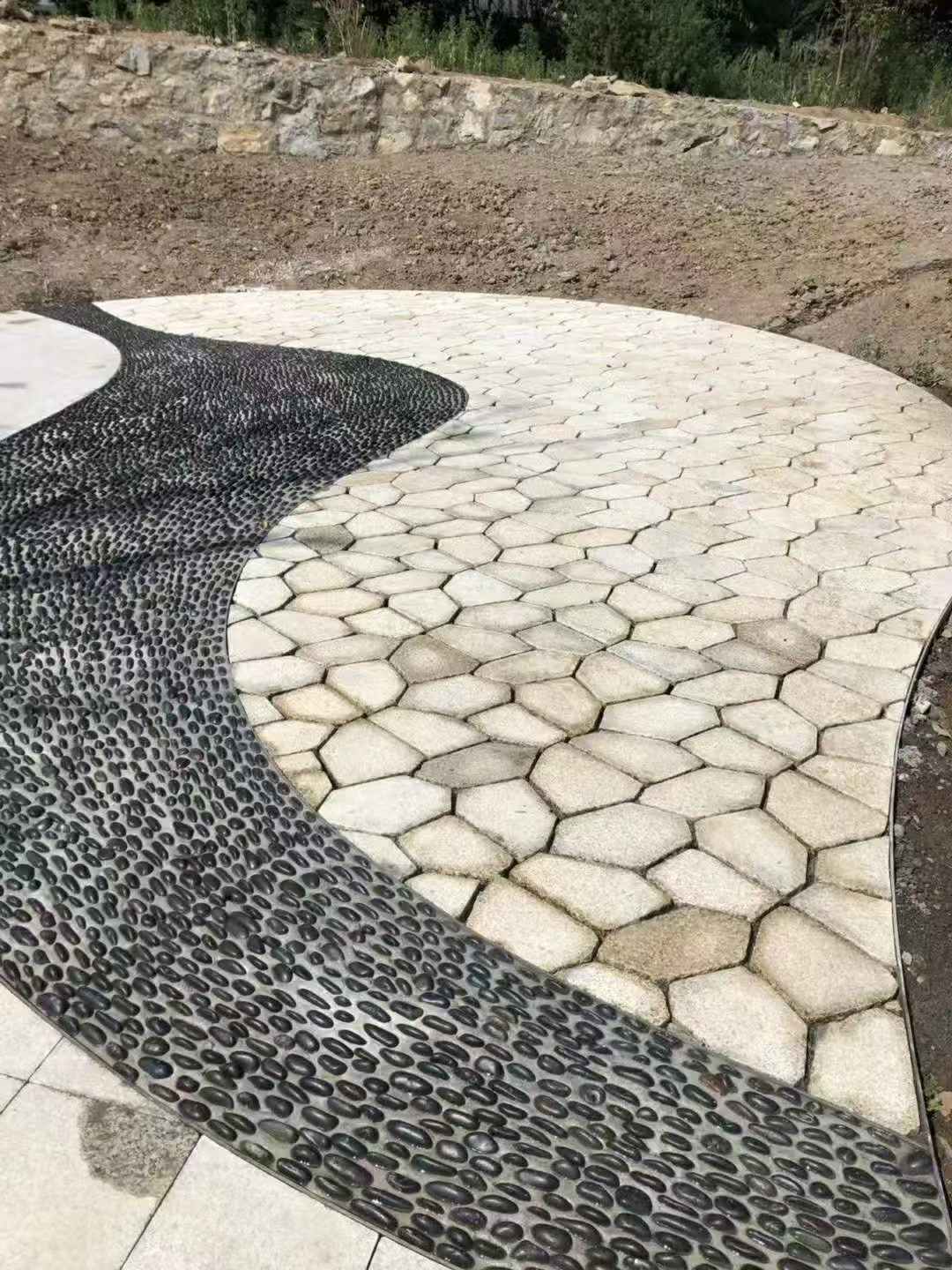 肇庆 黄金麻冰裂纹地铺石工地铺装案例