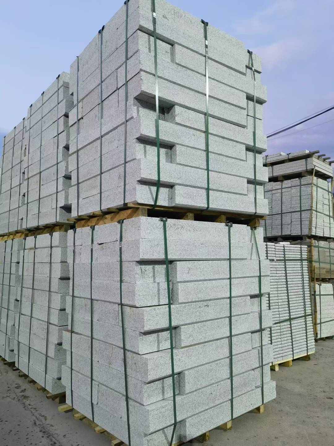 肇庆 芝麻白花岗岩路沿石，路缘石，路肩石，道牙，立缘石，马路牙子，街沿石，侧石等