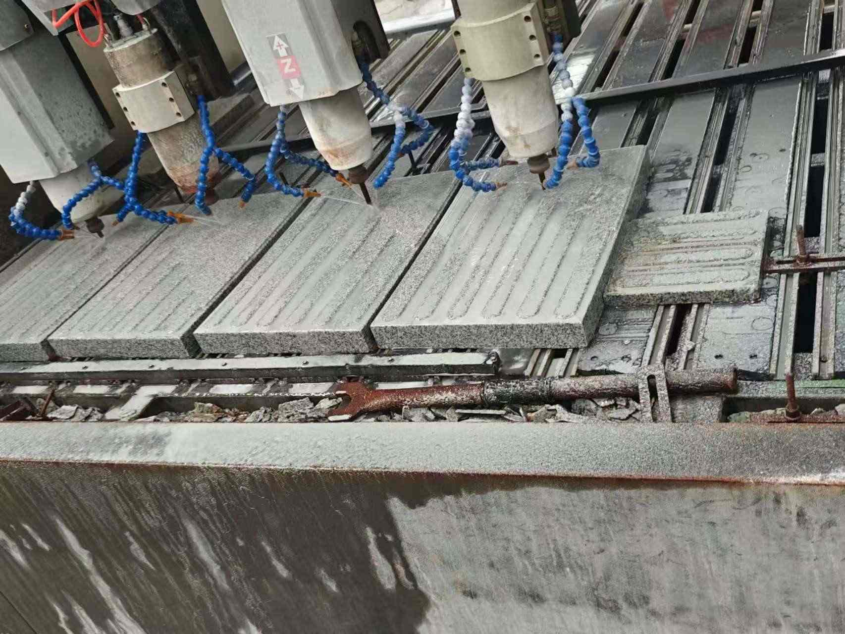 肇庆 芝麻白花岗岩荔枝面盲道雕刻