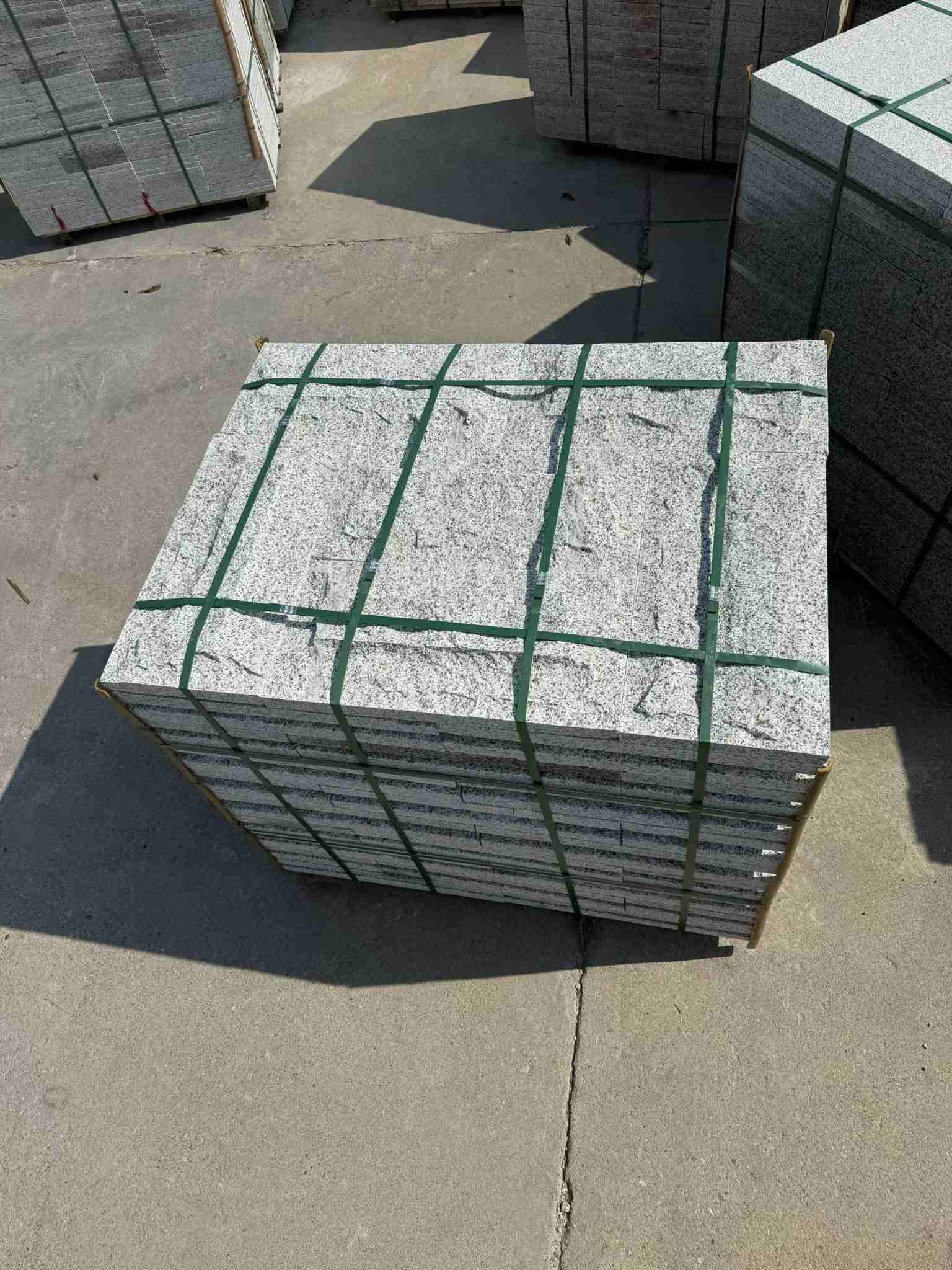 肇庆 白麻花岗岩石材自然面蘑菇石成品