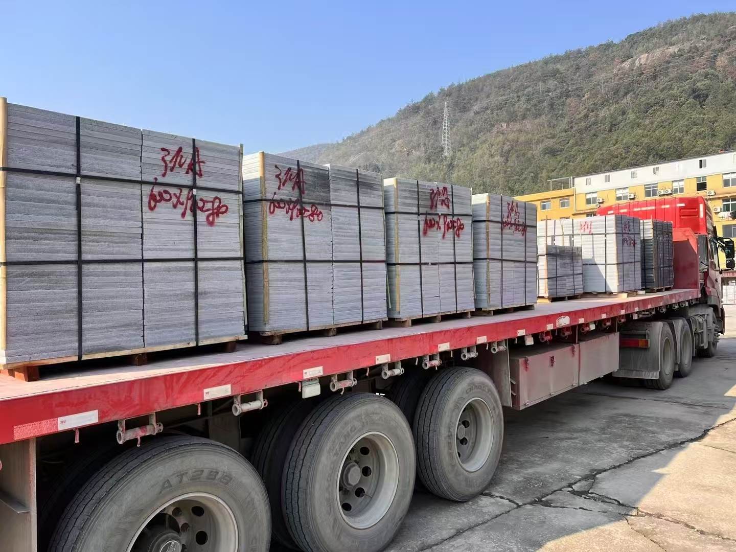 肇庆 芝麻灰地铺石出货日常