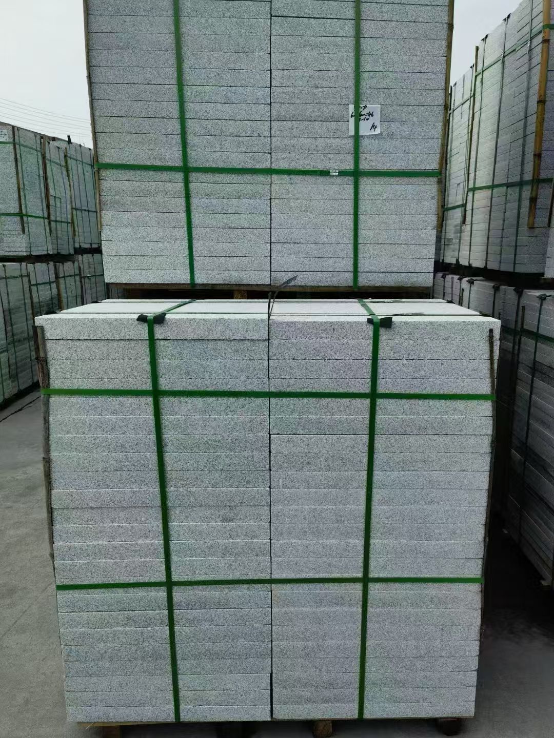 肇庆 芝麻白火烧，园林广场市政工程地铺石，1.8~5.0厚均有现货