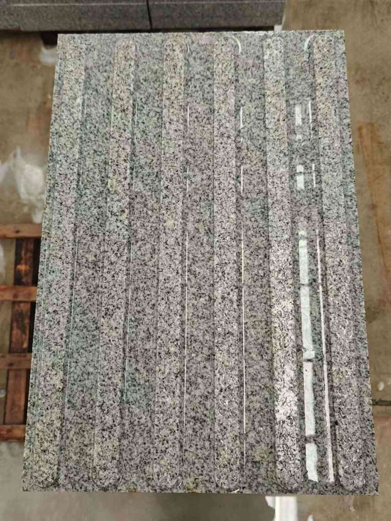 肇庆 芝麻白花岗岩荔枝面雕刻盲道，盲条