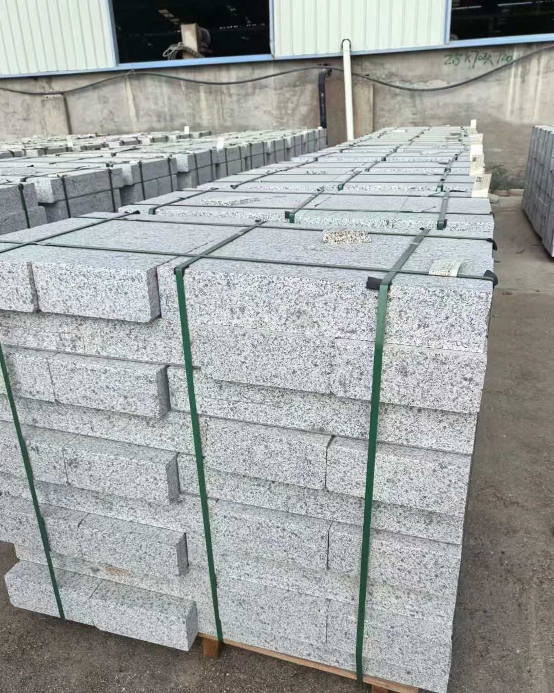 肇庆 白麻花岗岩路沿石，弧形路沿石，道牙石，马路牙子，界石，路缘石，平沿石，直岩石，平缘石等