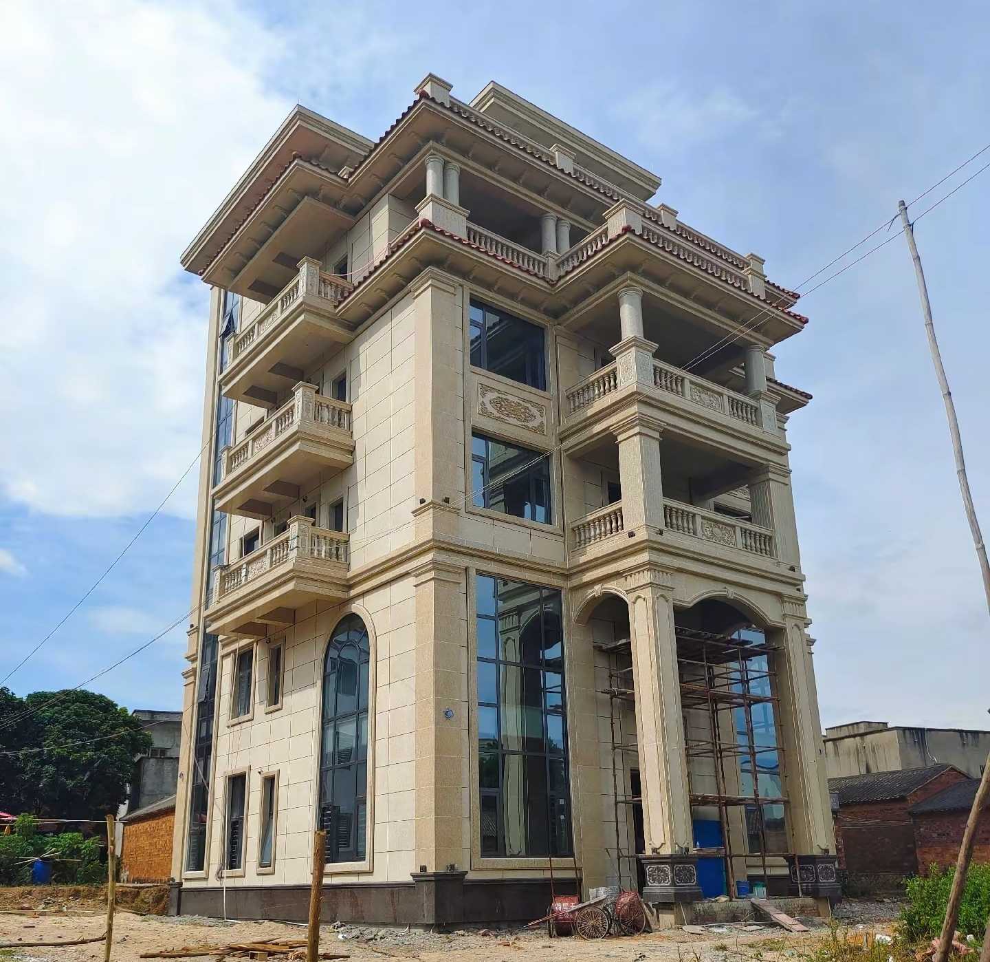 肇庆 黄金麻花岗岩石材别墅外墙干挂搭配（雕花栏杆花瓶柱门楼罗马柱）