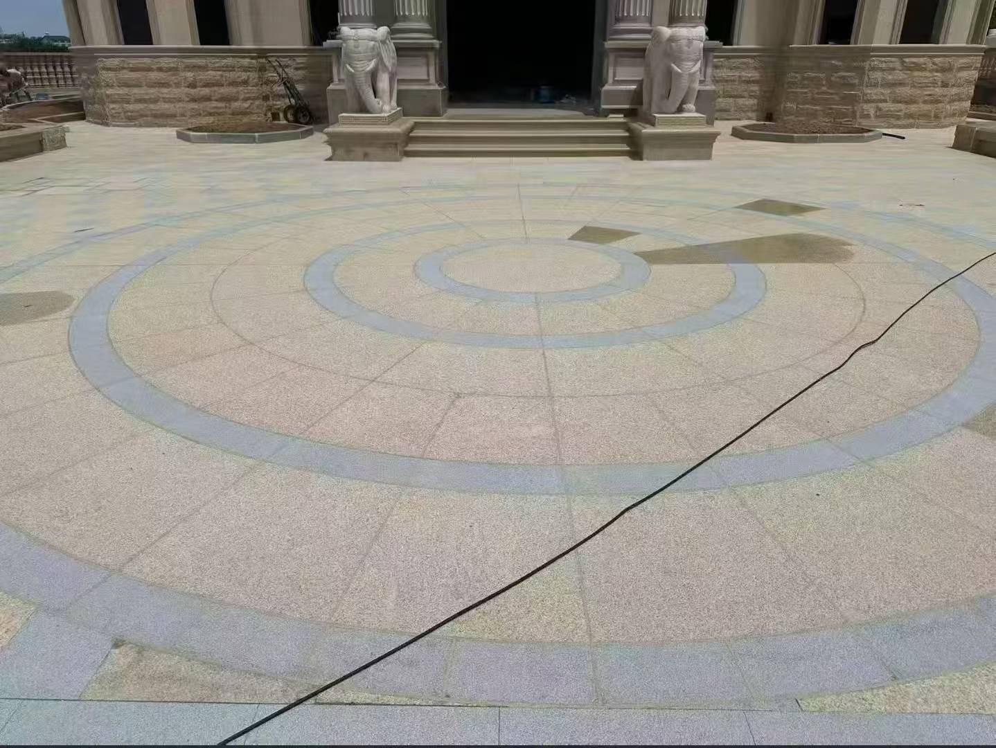 肇庆 黄金麻芝麻灰花岗岩石材地铺拼接效果