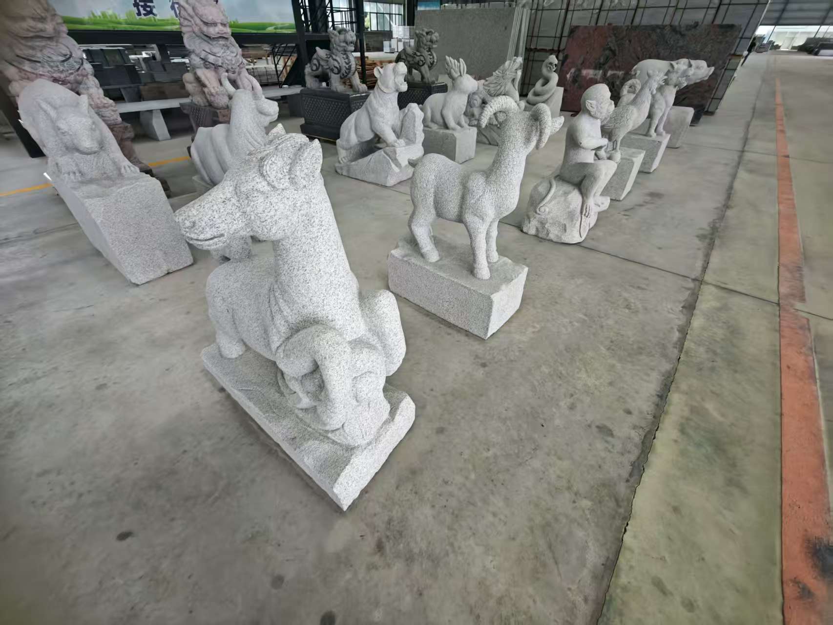 肇庆 芝麻白花岗岩造型立体雕刻——十二生肖